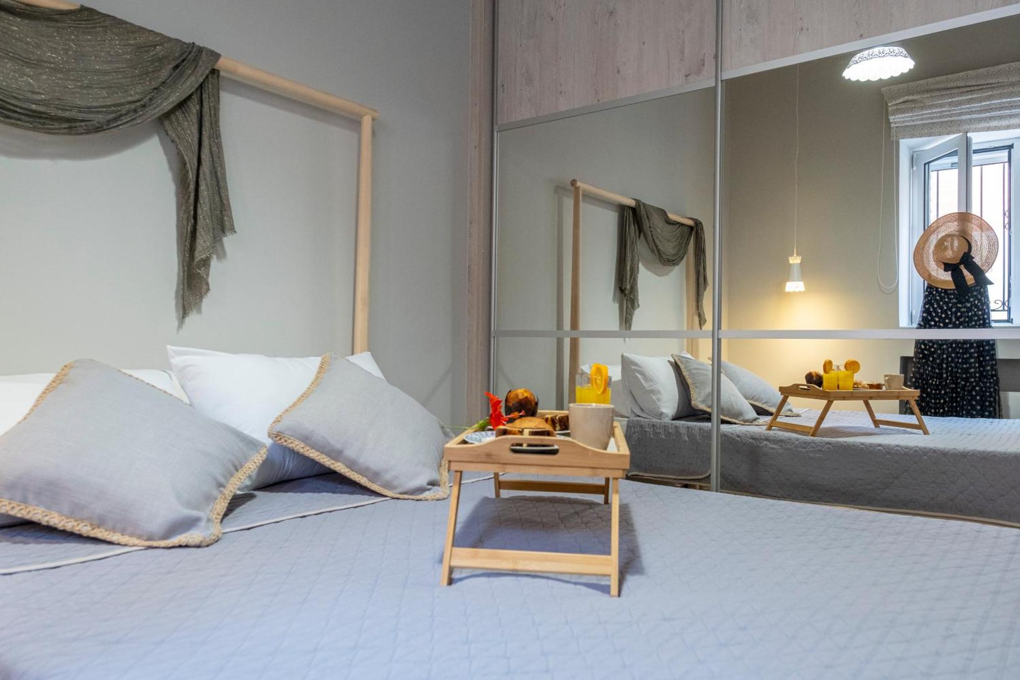 Oasis Home Tolo Bagian luar foto