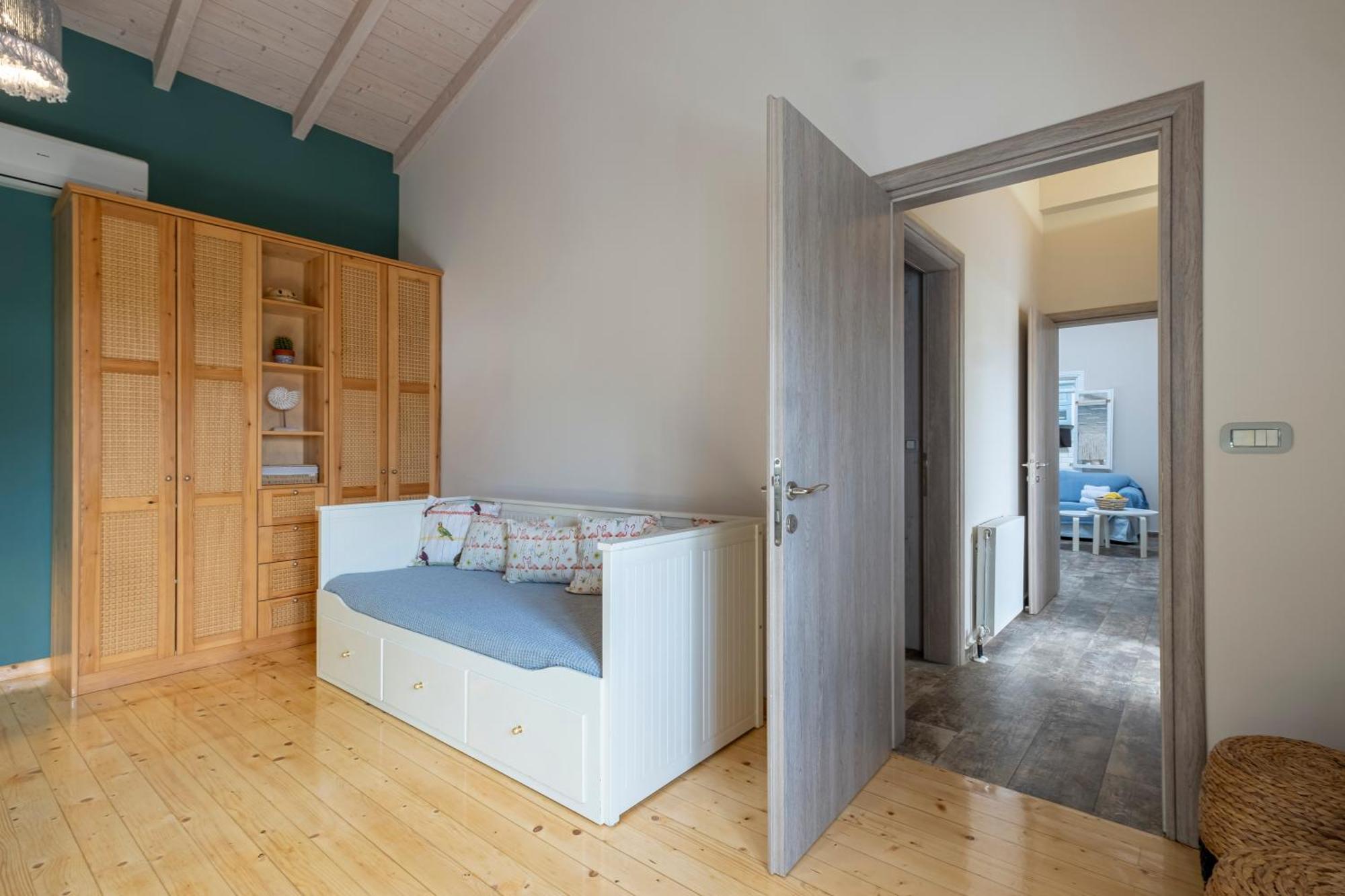 Oasis Home Tolo Bagian luar foto