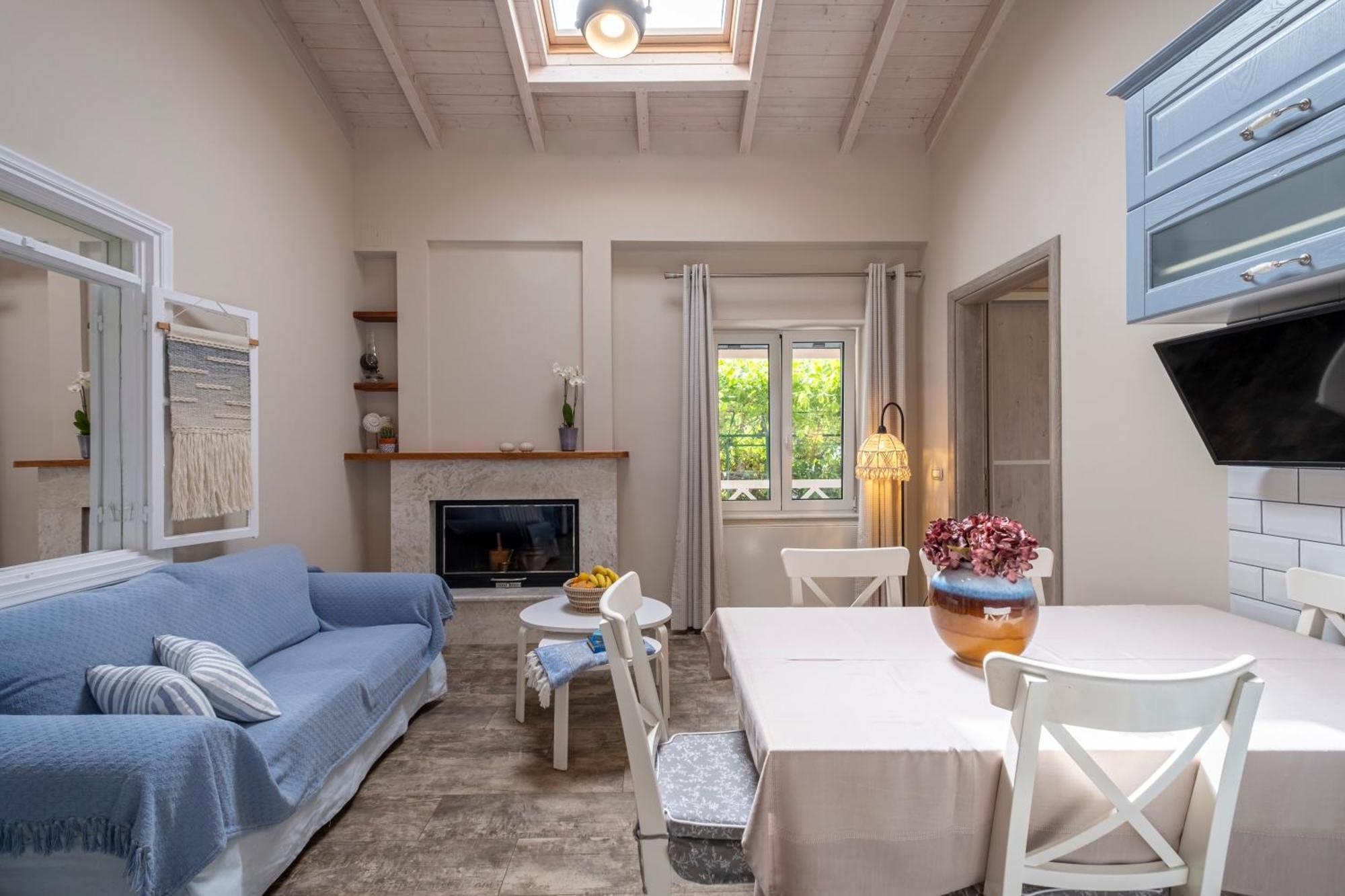 Oasis Home Tolo Bagian luar foto