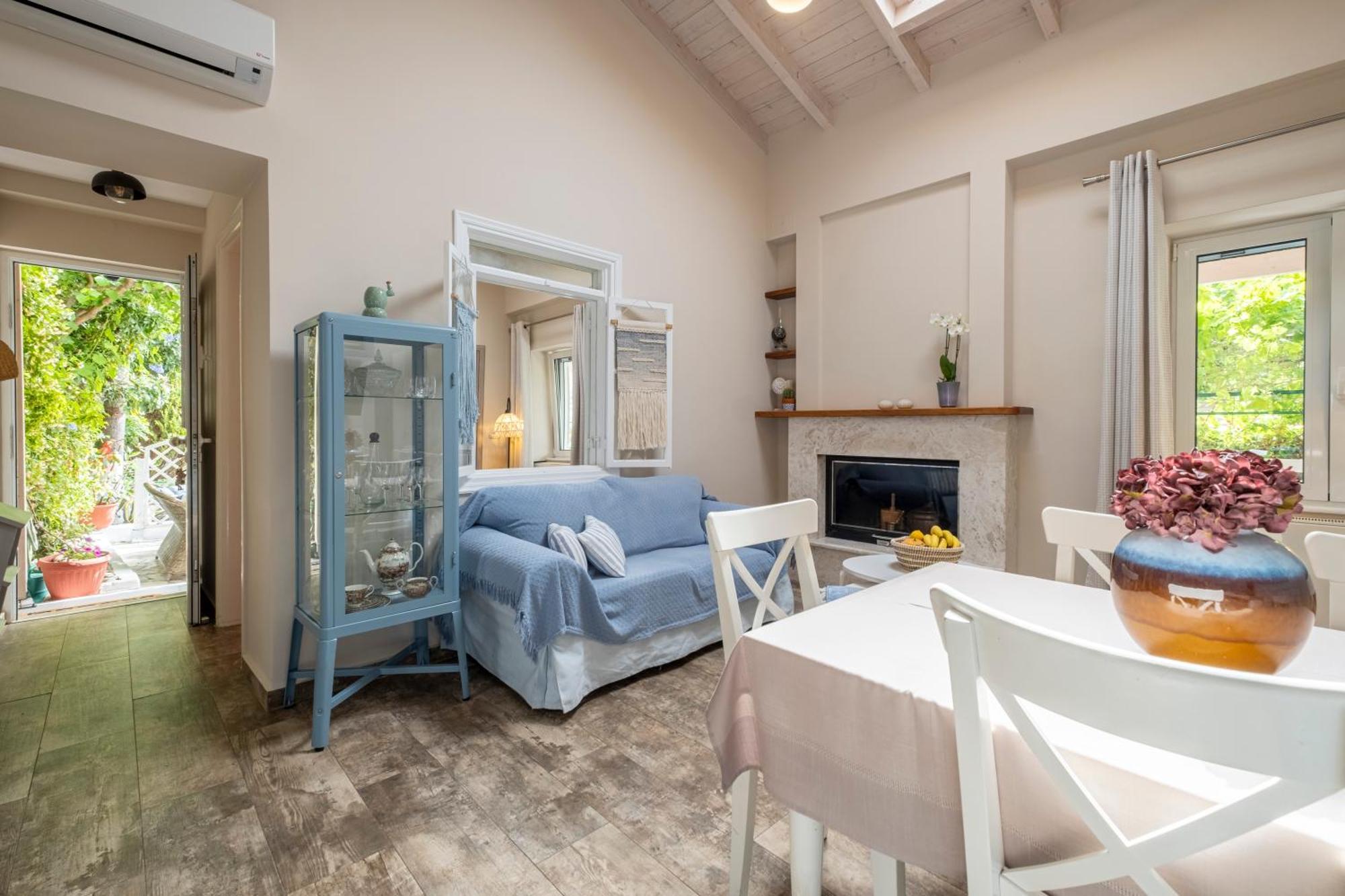 Oasis Home Tolo Bagian luar foto