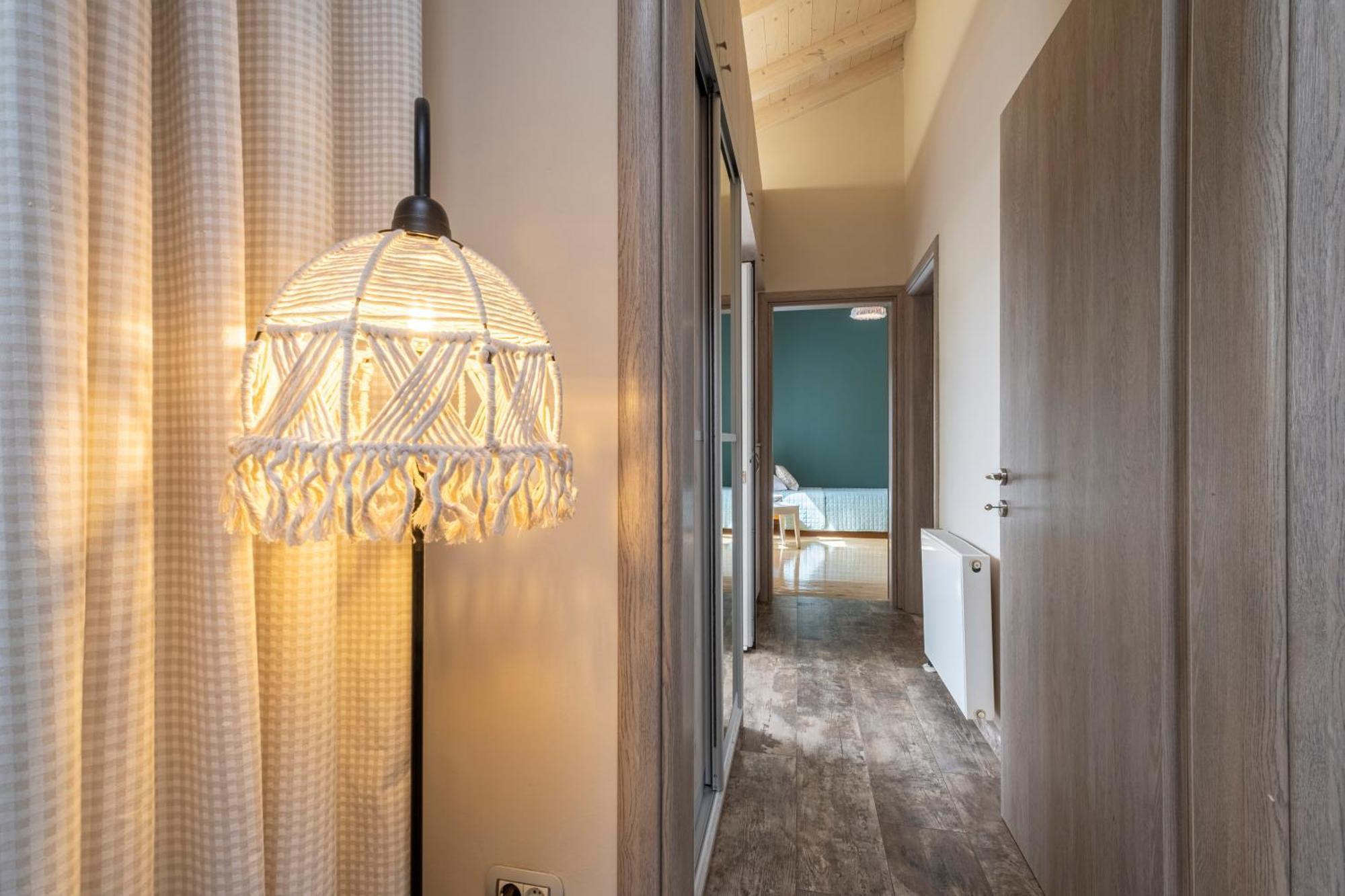 Oasis Home Tolo Bagian luar foto