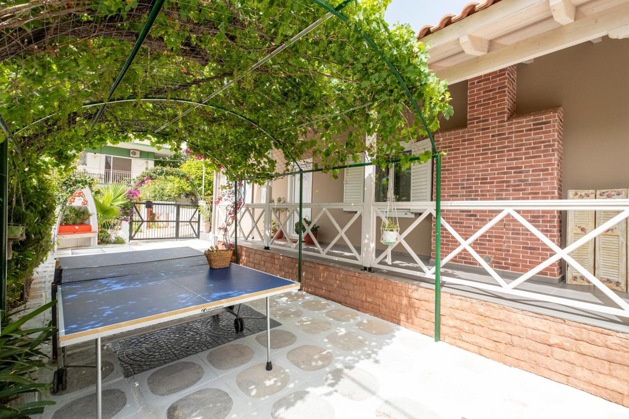 Oasis Home Tolo Bagian luar foto