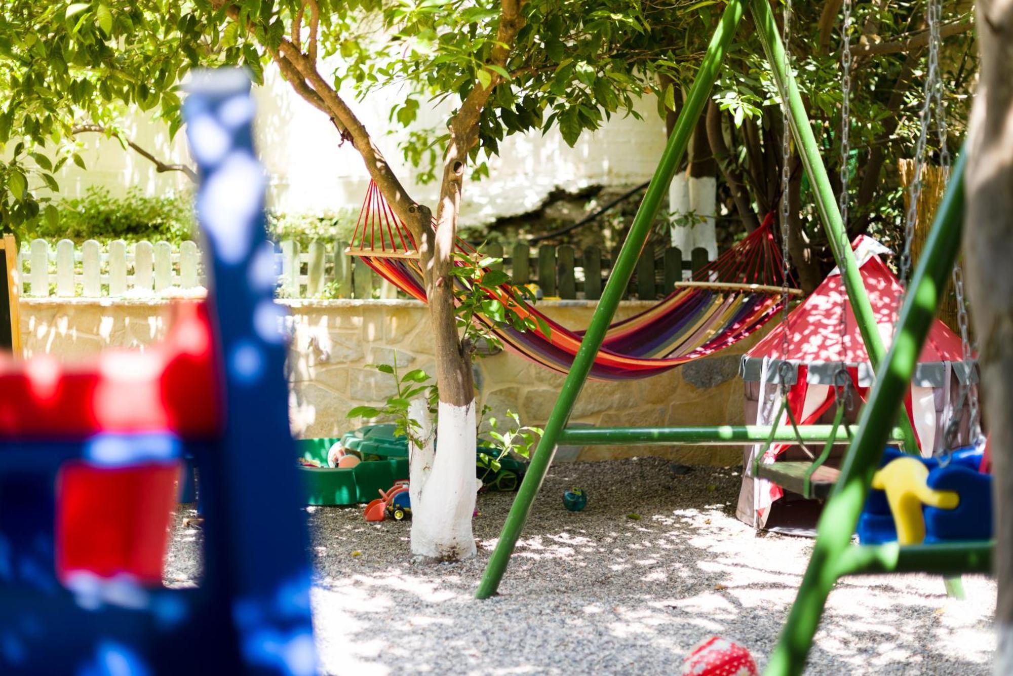 Oasis Home Tolo Bagian luar foto
