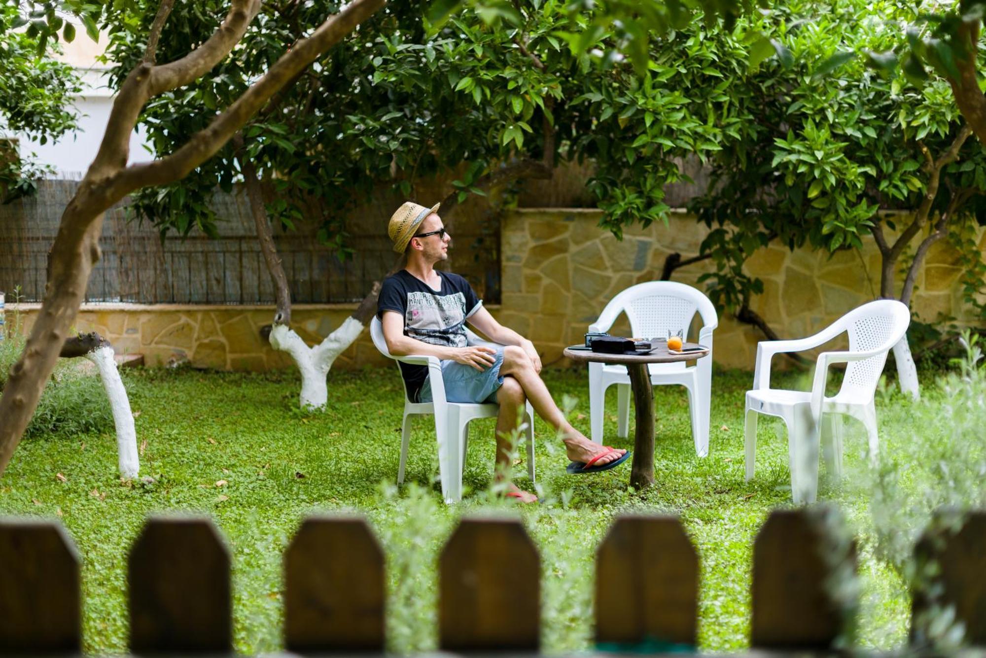 Oasis Home Tolo Bagian luar foto