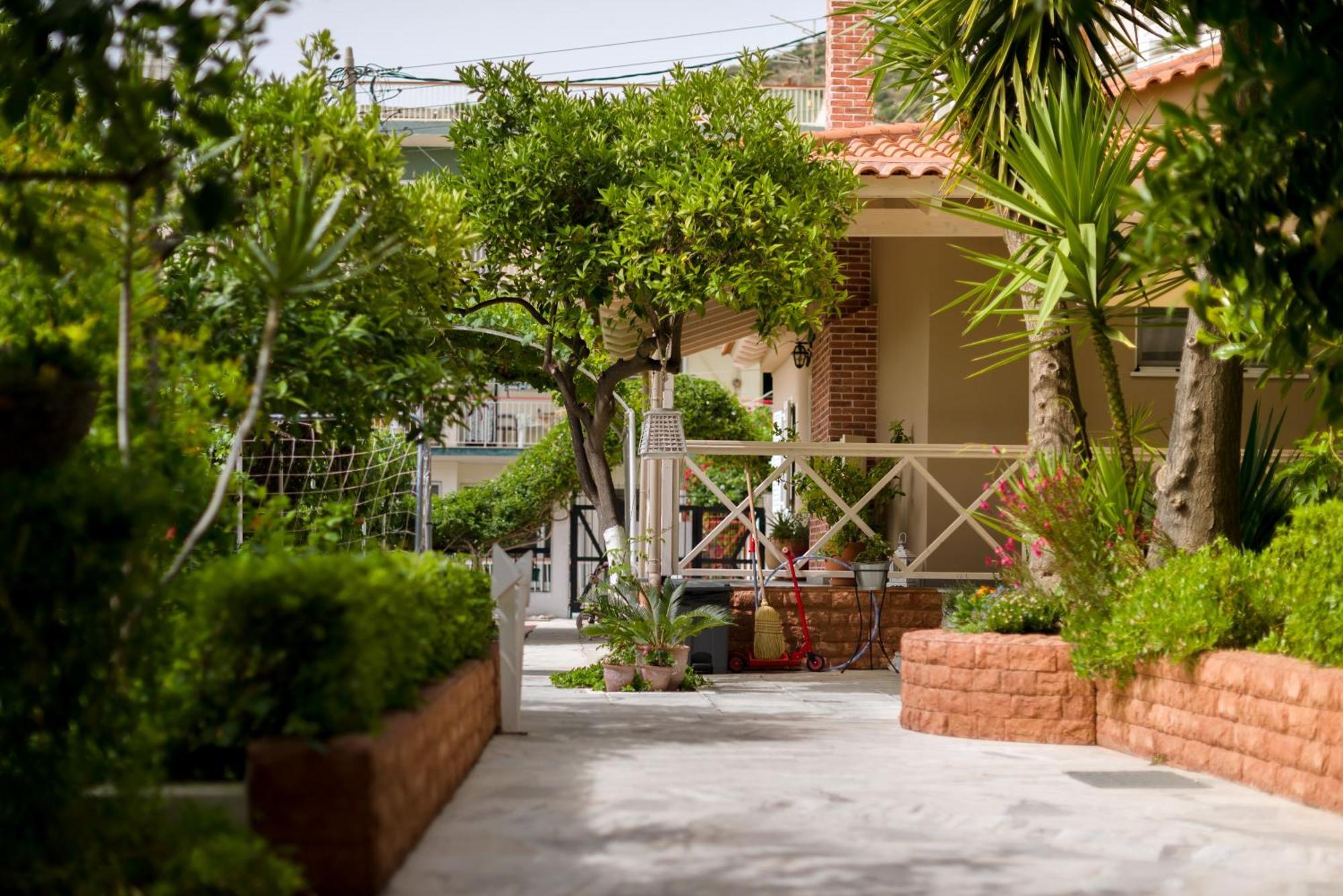 Oasis Home Tolo Bagian luar foto